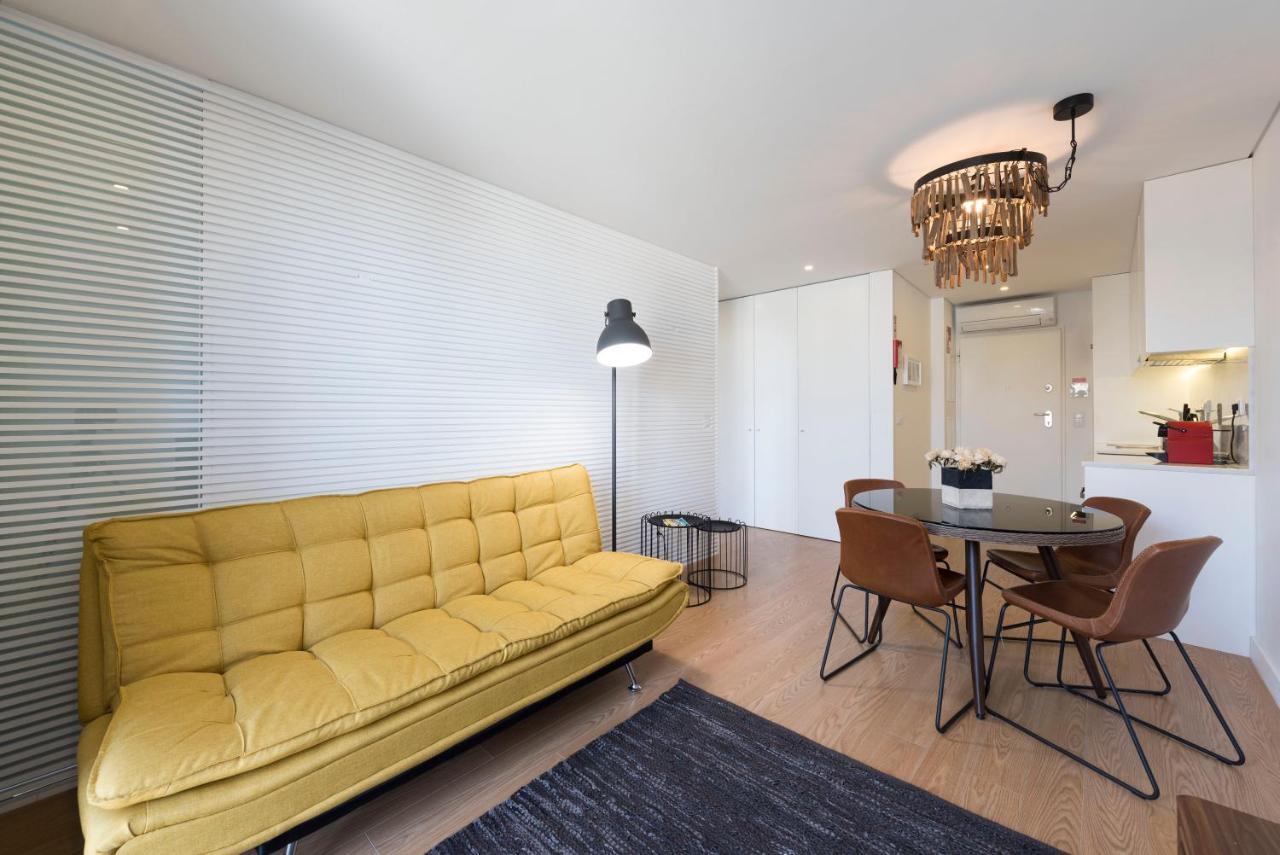 Lovelystay - Central Flat W/ Ac & Balcony Porto Kültér fotó